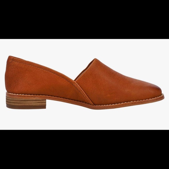 Clarks Pure Easy Leather Flats. (003) - Picture 2 of 7